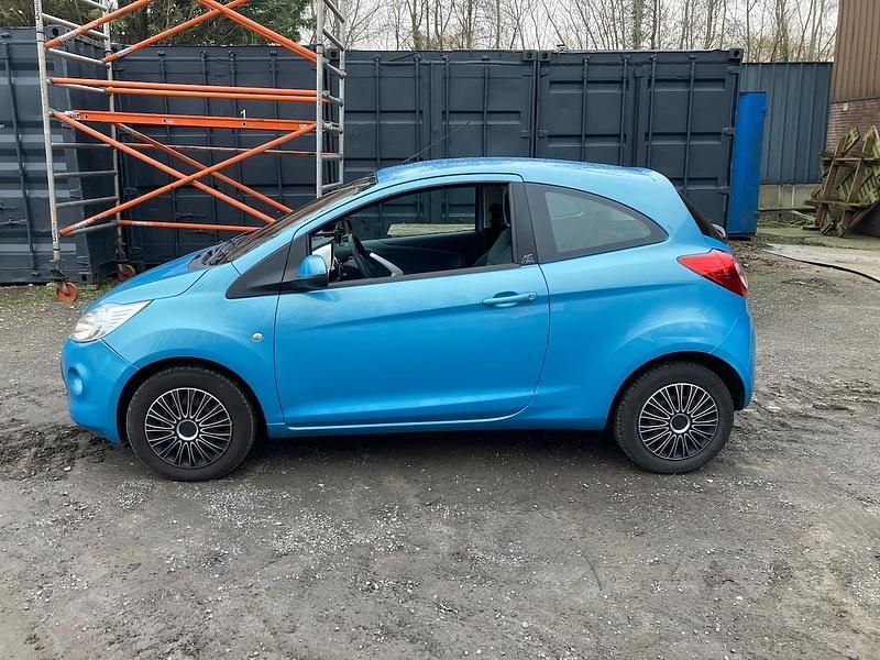 Blauw Occasion 2010 Ford Ka Titanium Hatchback | € 2.250 (Eerlijke prijs) - Afbeelding 1/4