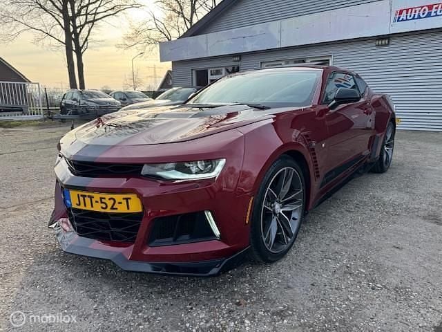 Rood (metallic) Occasion 2017 Chevrolet Camaro Coupé | € 33.950 - Afbeelding 1/4