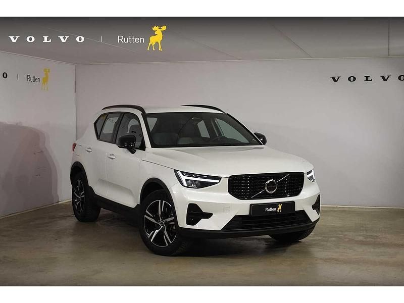 Gebruikt 2024 Volvo XC40 Plus SUV | € 41.835 (Eerlijke prijs) - Afbeelding 1/4