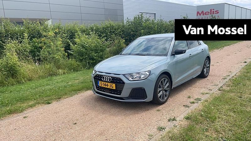 Grijs Occasion 2023 Audi A1 Sportback Sport Hatchback | € 24.900 (Eerlijke prijs) - Afbeelding 1/4