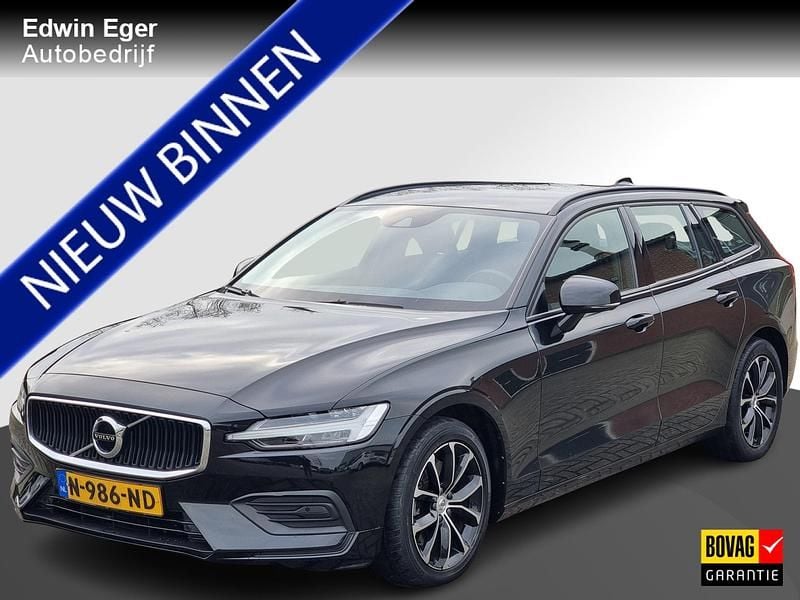 Zwart Gebruikt 2021 Volvo V60 Momentum Stationwagen | € 23.445 (Super prijs) - Afbeelding 1/4