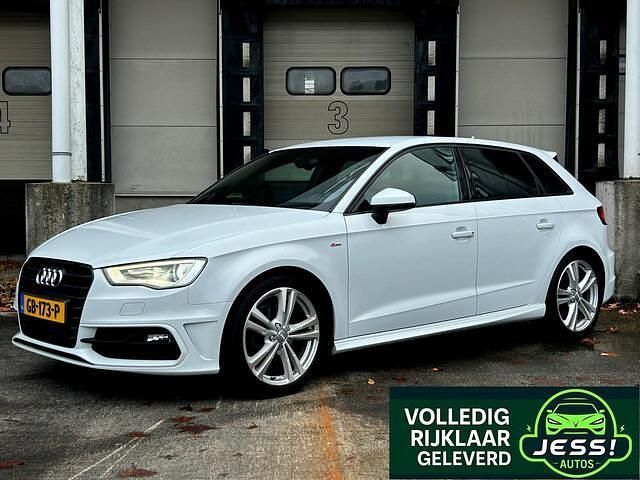 Wit Occasion 2015 Audi A3 Sportback Ambition Hatchback | € 12.745 (Iets duurder) - Afbeelding 1/4