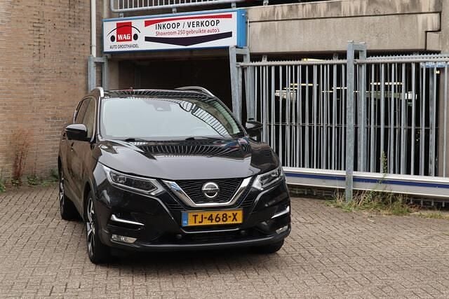 Zwart Gebruikt 2018 Nissan Qashqai Tekna SUV | € 14.599 (Goede deal) - Afbeelding 1/4
