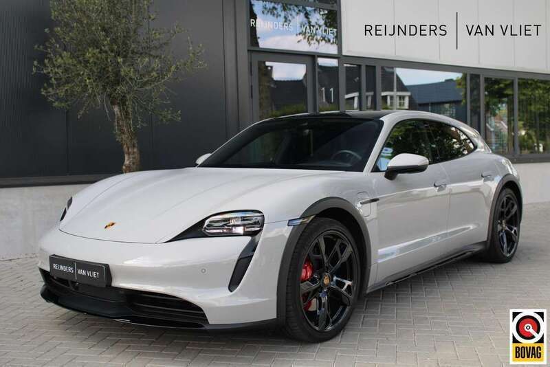 Grijs Gebruikt 2023 Porsche Taycan Cross Turismo Sedan | € 76.890 (Eerlijke prijs) - Afbeelding 1/4