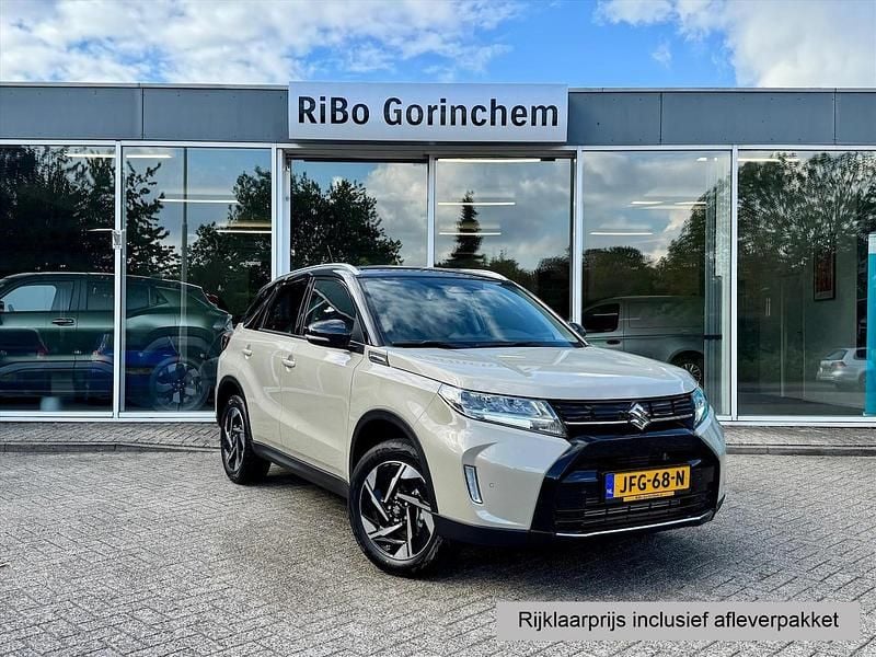 Bruin Nieuw 2025 Suzuki Vitara Style SUV | € 37.945 (Eerlijke prijs) - Afbeelding 1/4