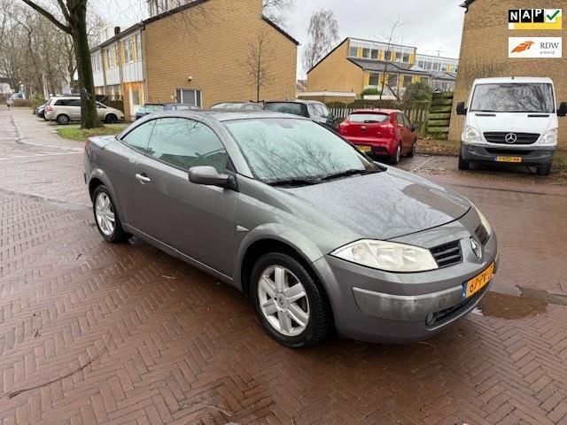 Grijs Gebruikt 2005 Renault Mégane Cabriolet Cabriolet | € 1.749 (Super prijs) - Afbeelding 1/4