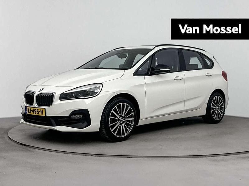 Wit Gebruikt 2019 BMW 218 Active Tourer Comfort Edition MPV | € 23.940 (Eerlijke prijs) - Afbeelding 1/4