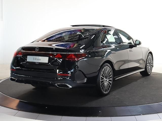 Nieuw Mercedes E300 Sport Edition 204 PK (150 kW) 2025 Zwart Sedan
