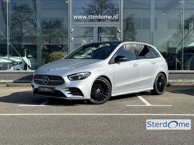 Grijs Gebruikt 2023 Mercedes B200 AMG line MPV | € 42.950 (Duur) - Afbeelding 1/4
