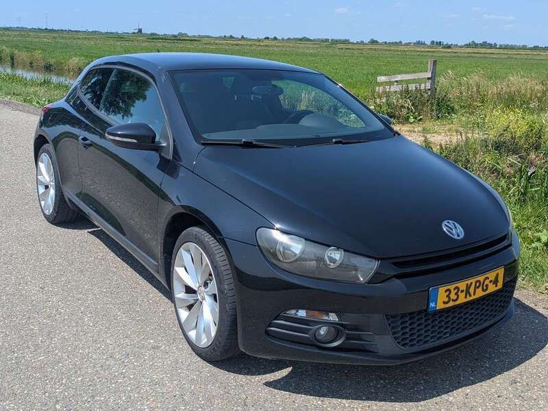 Zwart Gebruikt 2010 VW Scirocco Highline Coupé | € 7.800 (Eerlijke prijs) - Afbeelding 1/4