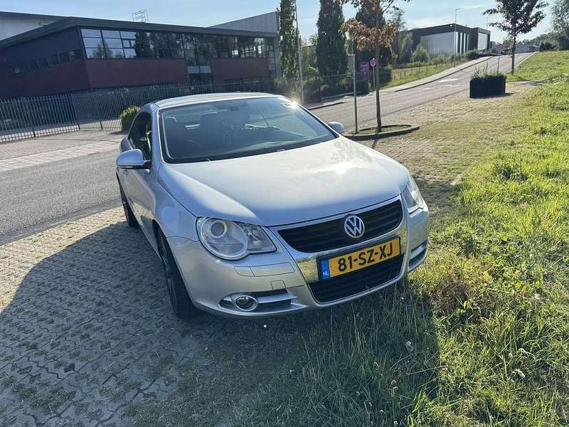 Zilver Gebruikt 2006 VW Eos Individual Cabriolet | € 2.500 (Goede deal) - Afbeelding 1/4