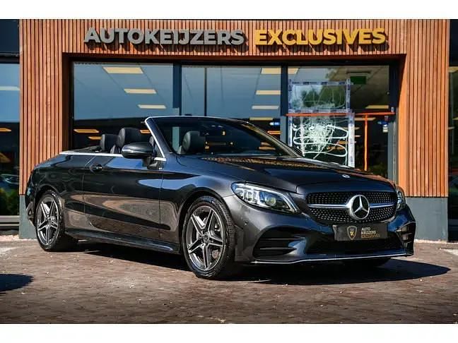 Grijs Gebruikt 2022 Mercedes C200 AMG line Cabriolet | € 46.900 (Super prijs) - Afbeelding 1/4