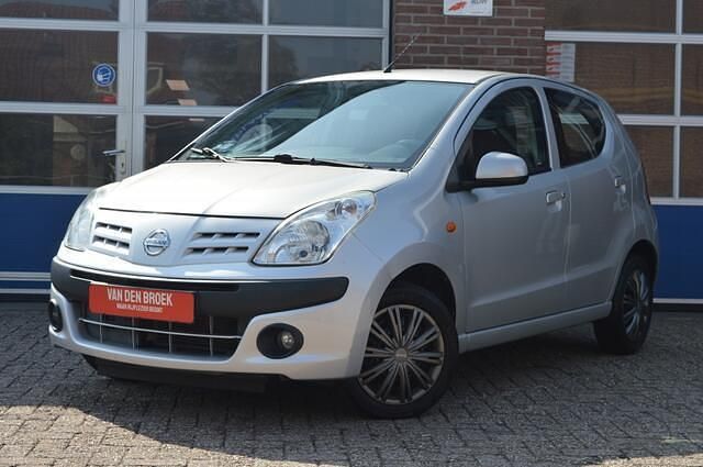 Grijs Gebruikt 2009 Nissan Pixo Hatchback | € 4.750 (Iets duurder) - Afbeelding 1/4
