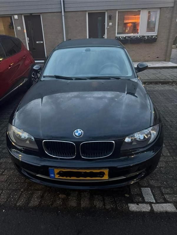 Zwart Occasion 2008 BMW 116 Hatchback | € 2.000 (Super prijs) - Afbeelding 1/4