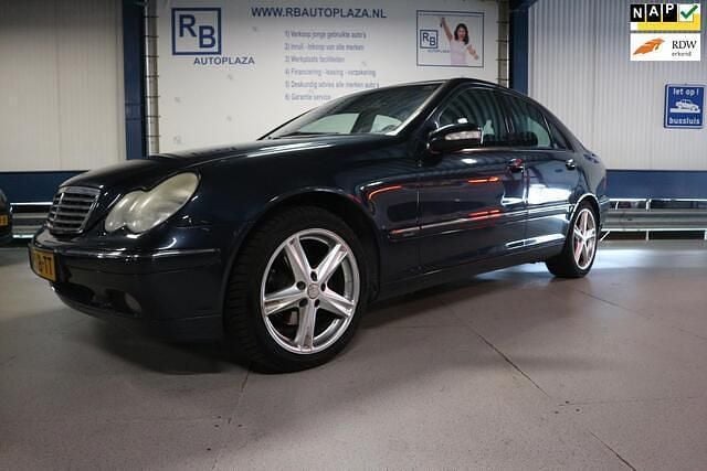 Zwart Gebruikt 2001 Mercedes C200 Elegance Sedan | € 2.750 (Eerlijke prijs) - Afbeelding 1/4