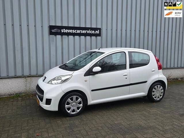 Wit Gebruikt 2011 Peugeot 107 Hatchback | € 3.950 (Eerlijke prijs) - Afbeelding 1/4