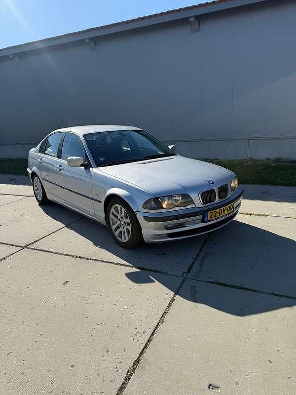 Grijs Gebruikt 2000 BMW 320 Executive Sedan | € 1.850 (Eerlijke prijs) - Afbeelding 1/4