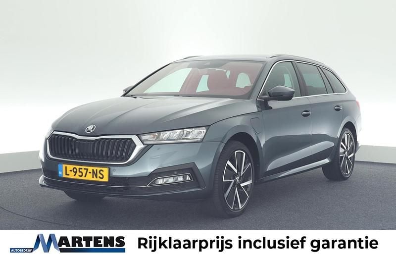Grijs Gebruikt 2021 Skoda Octavia Business Line Stationwagen | € 22.449 (Eerlijke prijs) - Afbeelding 1/4