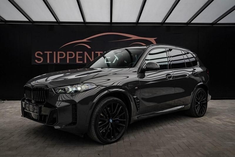 Grijs Occasion 2023 BMW X5 M Sport SUV | € 79.900 - Afbeelding 1/4