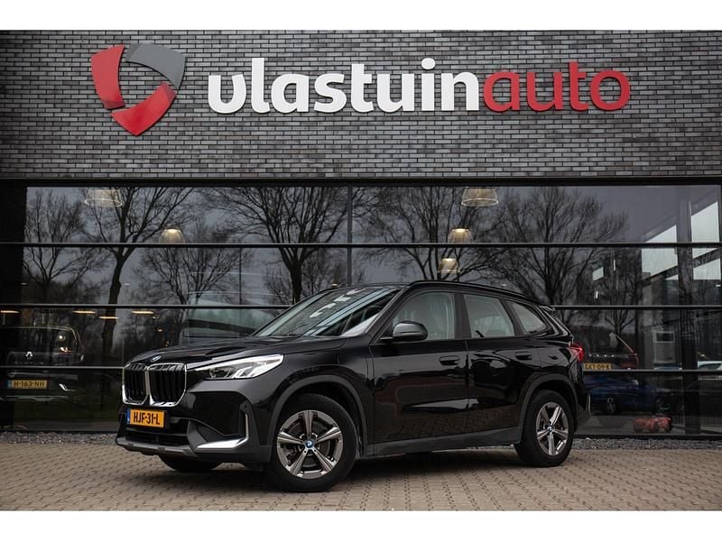 Zwart Gebruikt 2023 BMW X1 Comfort Edition SUV | € 39.950 (Super prijs) - Afbeelding 1/4