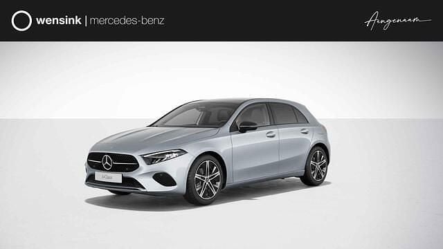 Zilver Nieuw 2025 Mercedes A180 Luxury Hatchback | € 41.502 - Afbeelding 1/4