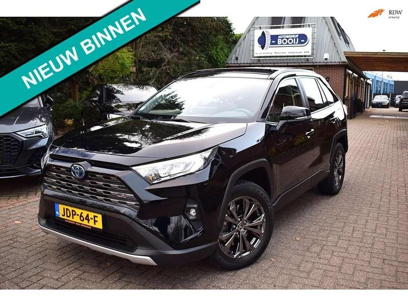 Zwart (metallic) Occasion 2023 Toyota RAV4 Hybrid Executive SUV | € 39.945 (Eerlijke prijs) - Afbeelding 1/4