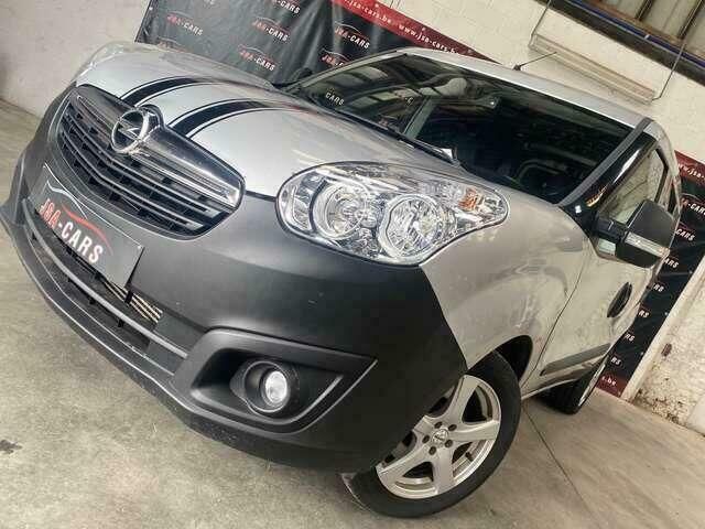 Zilver Gebruikt 2012 Opel Combo Enjoy MPV | € 6.999 - Afbeelding 1/4