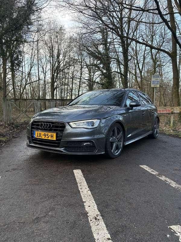 Grijs Occasion 2016 Audi A3 S-Line Hatchback | € 16.250 (Iets duurder) - Afbeelding 1/4