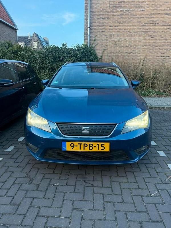Occasion Seat Leon ST 110 PK (80 kW) 2014 Blauw Stationwagen