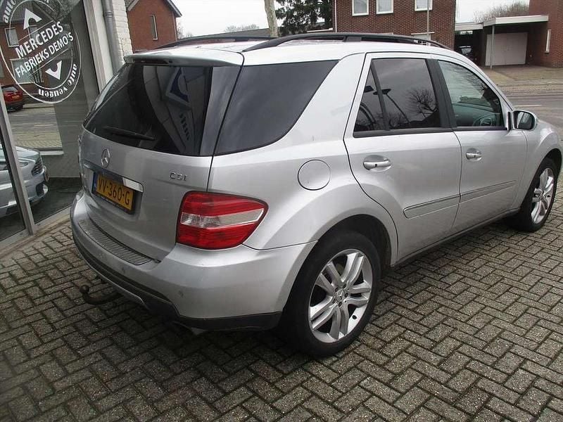 Occasion Mercedes ML320 224 PK (164 kW) 2005 Grijs (metallic) SUV