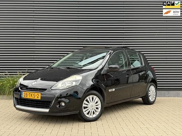 Zwart Gebruikt 2012 Renault Clio IV Collection Hatchback | € 4.750 (Eerlijke prijs) - Afbeelding 1/4