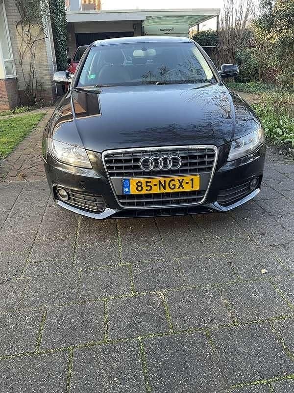 Zwart Occasion 2010 Audi A4 Sedan | € 6.700 (Goede deal) - Afbeelding 1/4