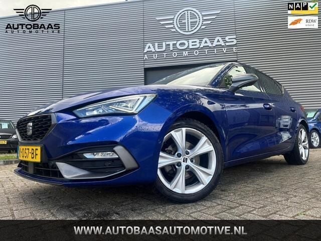 Blauw Occasion 2020 Seat Leon FR Hatchback | € 15.740 (Iets duurder) - Afbeelding 1/4
