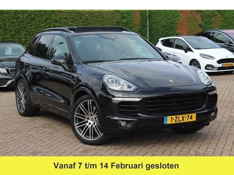 Zwart (metallic) Occasion 2014 Porsche Cayenne Chrono SUV | € 27.950 (Eerlijke prijs) - Afbeelding 1/4