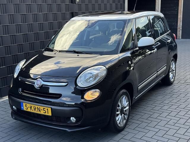 Zwart Gebruikt 2013 Fiat 500L Lounge MPV | € 6.950 (Iets duurder) - Afbeelding 1/4