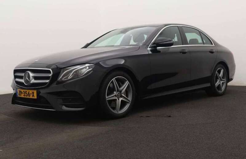 Zwart Gebruikt 2019 Mercedes E200 AMG line Sedan | € 34.000 (Eerlijke prijs) - Afbeelding 1/4