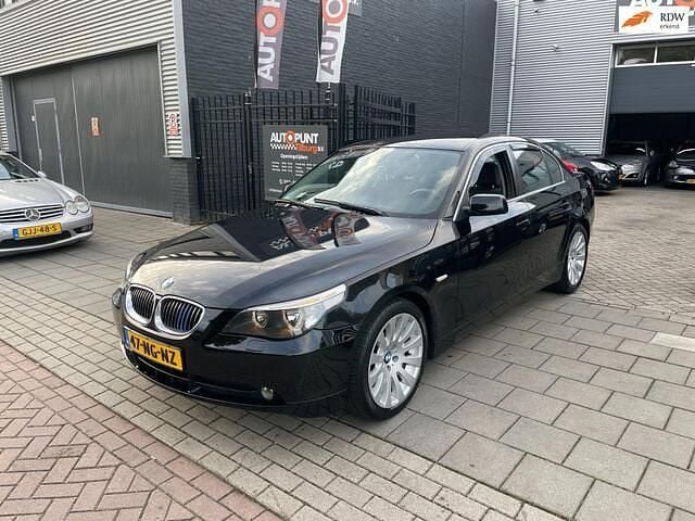 Grijs Gebruikt 2004 BMW 520 Executive Sedan | € 2.999 (Goede deal) - Afbeelding 1/4