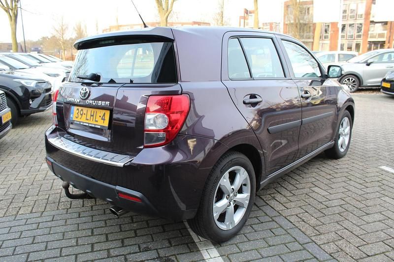 Occasion Toyota Urban Cruiser 101 PK (74 kW) 2010 Paars Hatchback