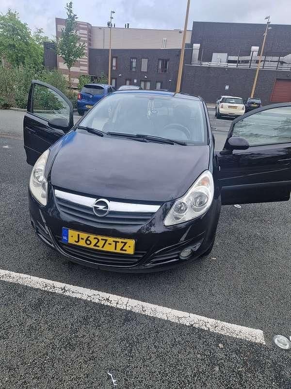 Zwart Gebruikt 2010 Opel Corsa Cosmo MPV | € 3.999 (Goede deal) - Afbeelding 1/4