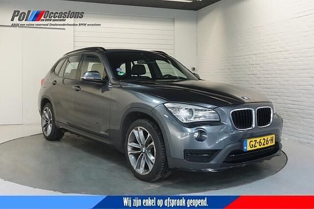 Grijs Gebruikt 2015 BMW X1 Executive SUV | € 8.700 (Eerlijke prijs) - Afbeelding 1/4