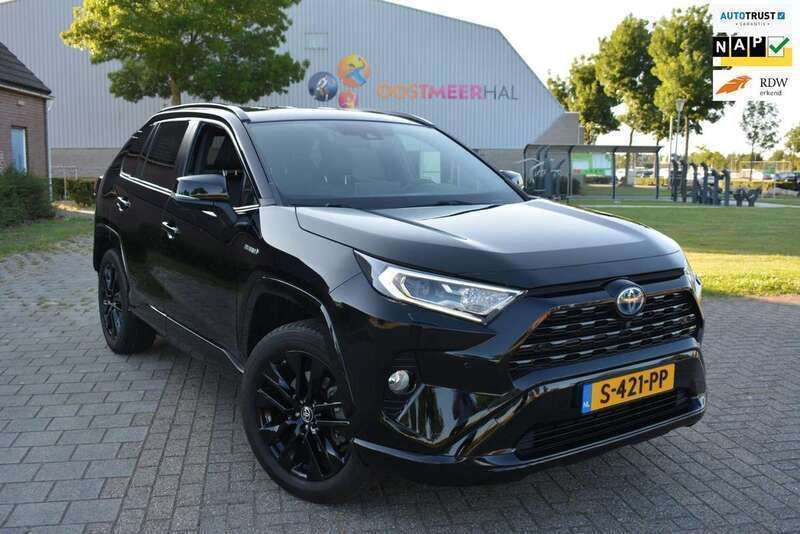 Zwart, metallic lak Gebruikt 2021 Toyota RAV4 Hybrid Edition SUV | € 39.900 (Eerlijke prijs) - Afbeelding 1/4