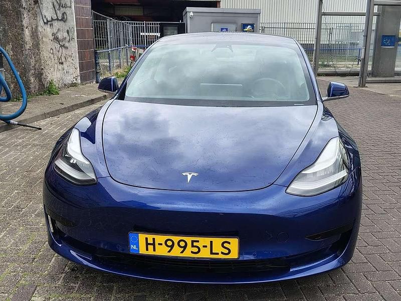 Blauw Gebruikt 2020 Tesla Model 3 RWD Sedan | € 22.800 (Eerlijke prijs) - Afbeelding 1/4