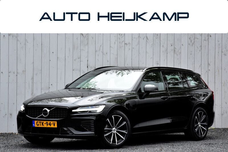 Zwart Gebruikt 2023 Volvo V60 Plus Stationwagen | € 37.950 (Goede deal) - Afbeelding 1/4
