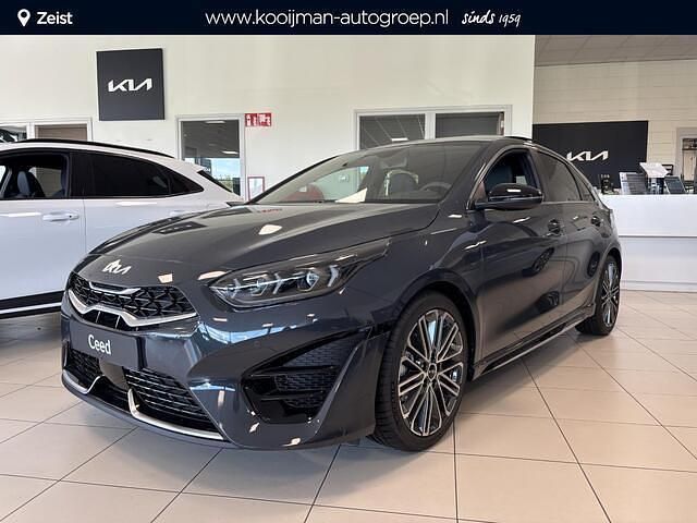 Grijs, metallic lak Nieuw 2025 Kia Ceed GT-Line Hatchback | € 36.500 (Eerlijke prijs) - Afbeelding 1/4