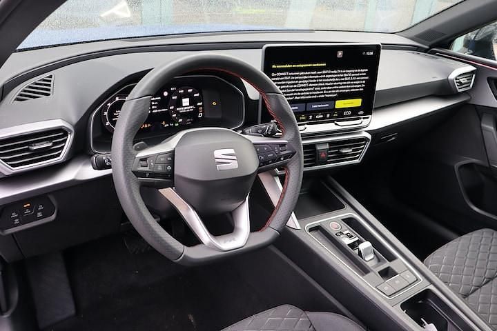 Nieuw Seat Leon Business 2025 Blauw (metallic) Hatchback