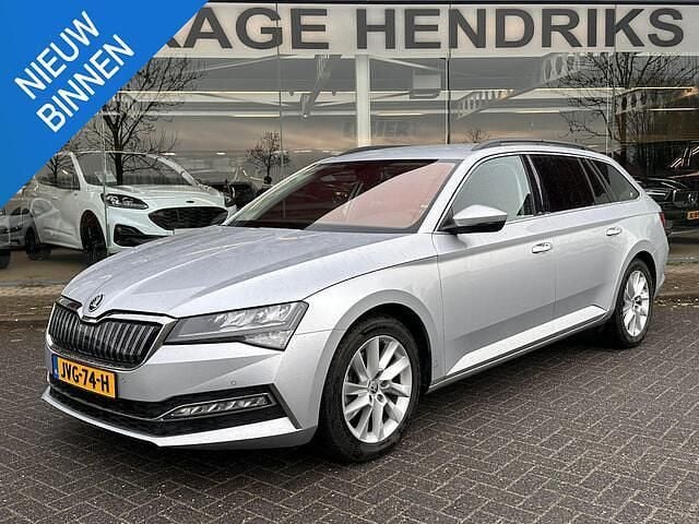 Grijs Occasion 2020 Skoda Superb Business Line Stationwagen | € 23.645 (Goede deal) - Afbeelding 1/4