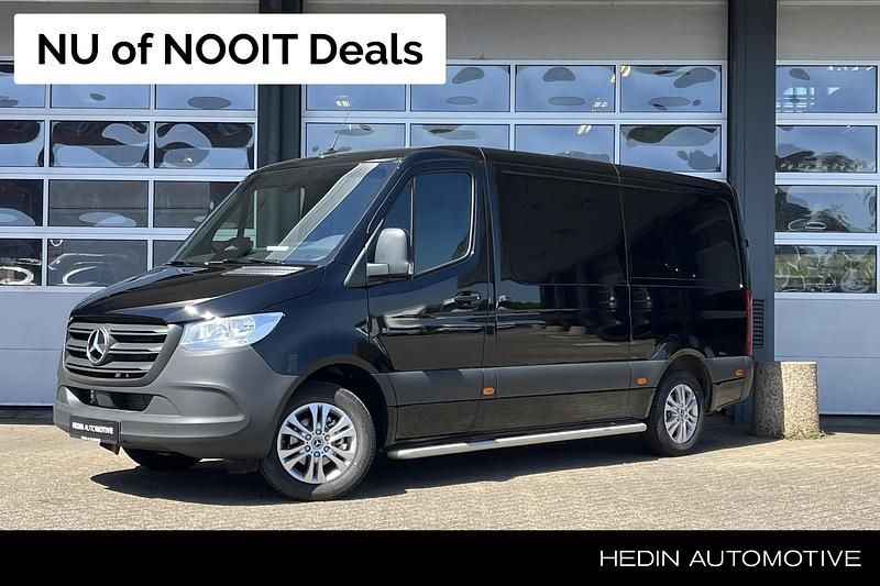 Zwart Nieuw 2024 Mercedes Sprinter Van | € 51.340 - Afbeelding 1/2