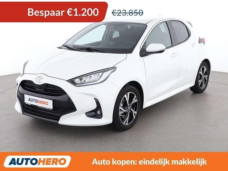 Wit Occasion 2024 Toyota Yaris Hybrid Design Hatchback | € 22.849 (Eerlijke prijs) - Afbeelding 1/3