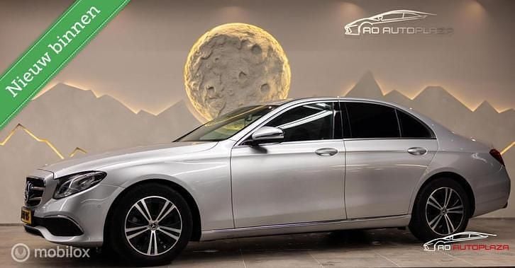 Grijs Occasion 2019 Mercedes E200 Sedan | € 26.995 (Super prijs) - Afbeelding 1/4