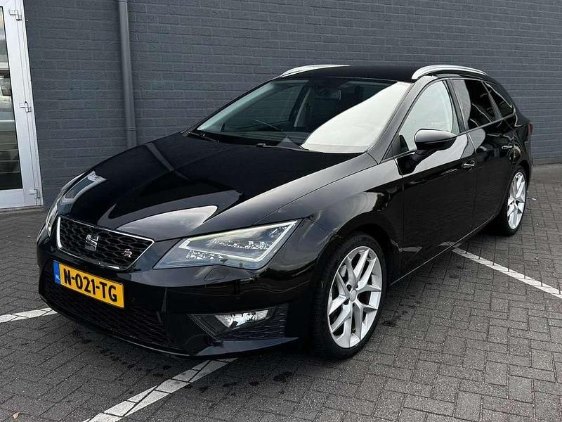 Zwart Gebruikt 2015 Seat Leon FR Stationwagen | € 12.250 (Eerlijke prijs) - Afbeelding 1/4